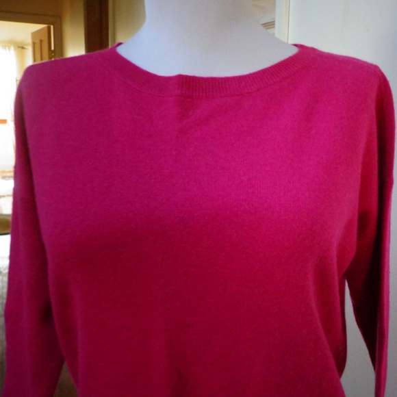 TALBOTS Cranberry 100% Cashmere Round Neck Sz S - Picture 2 of 8